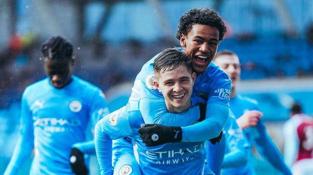 Thể thao - James McAtee: ‘Báu vật’ đánh rơi của MU, ‘ngọc sáng’ của Man City (Hình 6).