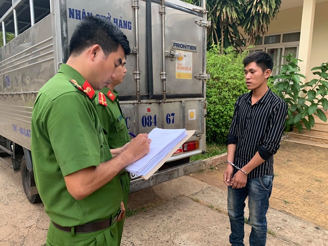 An ninh - Hình sự - Tên trộm không bằng lái liều lĩnh trộm ô tô tải rồi gây tai nạn bỏ trốn