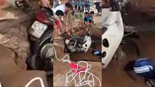 Mới- nóng - Video: Xuất hiện 'hố tử thần' trong trường học “nuốt chửng” 2 xe của giáo viên