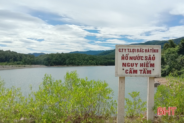 Tin nhanh - 5 học sinh rủ nhau đi tắm đập, 1 em tử vong thương tâm