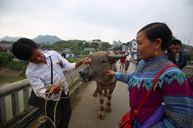 Văn hoá - Trải nghiệm phiên chợ bán 'đầu cơ nghiệp' lớn nhất Tây Bắc (Hình 4).