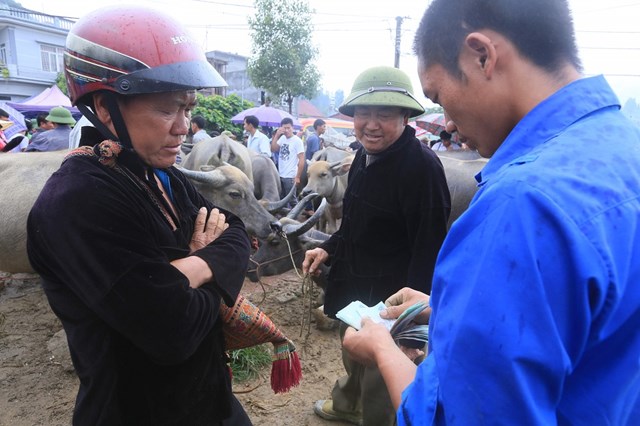 Văn hoá - Trải nghiệm phiên chợ bán 'đầu cơ nghiệp' lớn nhất Tây Bắc (Hình 5).