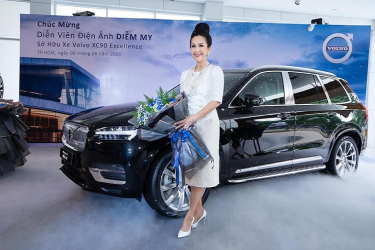 Tiêu dùng & Dư luận - Siêu xe Volvo XC90 mới tậu của người đẹp không tuổi Diễm My có gì đặc biệt? (Hình 3).