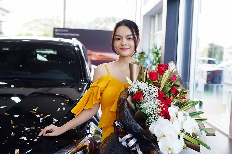 Tiêu dùng & Dư luận - Bóc giá xế hộp Mercedes-Benz Phạm Quỳnh Anh tậu sau khi quay trở lại showbiz Việt (Hình 3).