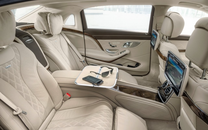 Tiêu dùng & Dư luận - Bóc giá xế hộp Mercedes Maybach S600 của Hoa hậu 'không tuổi' Giáng My (Hình 4).