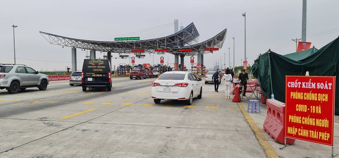 Tin nhanh - Nhà trai đón dâu phải quay xe, không thể vào Quảng Ninh vì Covid - 19