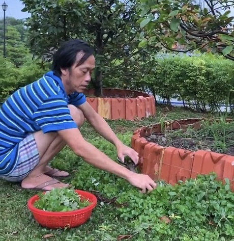 Ngôi sao - Bị bắt bẻ ăn mặc không tôn trọng khán giả, Hoài Linh có pha 'bẻ lái' cực gắt