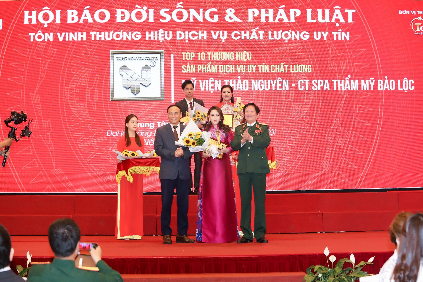 Cần biết - Mỹ viện Thảo Nguyên vinh dự nhận giải thưởng cao quý Top 10 thương hiệu