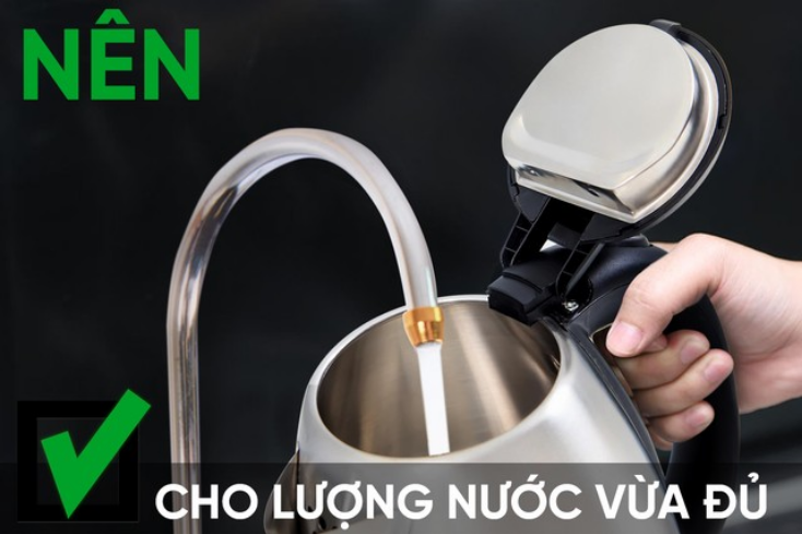 Đời sống - Cứ tưởng đun nước đổ đầy ấm sẽ tiết kiệm điện ai ngờ nhiều 'hiểm họa' thế này (Hình 3).