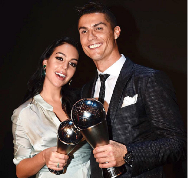 Giải trí - Chuyện tình 'cổ tích' giữa đời thường của cầu thủ Cristiano Ronaldo và cô gái nghèo