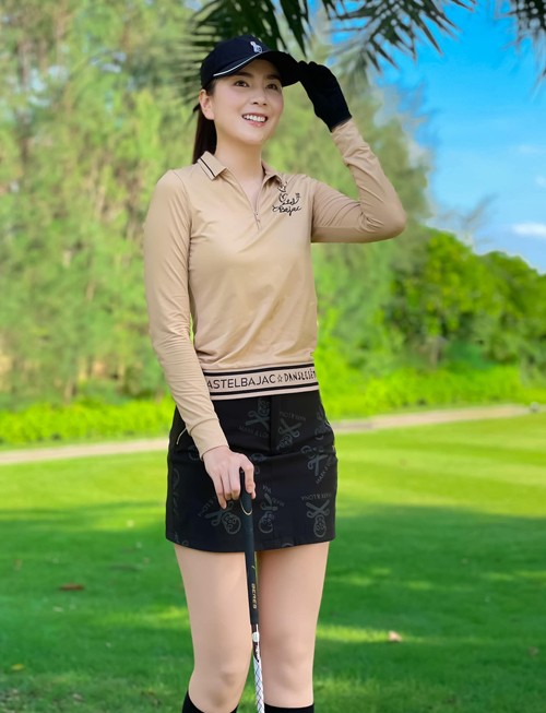 Giải trí - Dàn người đẹp kéo nhau đi đánh golf, mỹ nhân đi nhầm sân chọn được chồng 'như ý' (Hình 3).