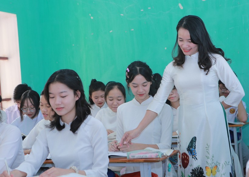 Xã hội - Bản tin 22/10: Thanh Hoá tuyển dụng đặc cách 136 giáo viên THPT