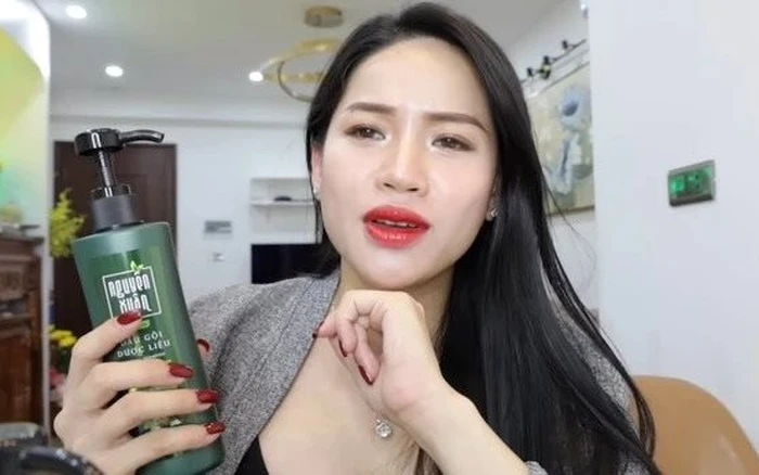 Giải trí - Một 'chiến thần review' tự tặng món quà 'khủng' 8 tỷ đồng dịp sinh nhật (Hình 2).