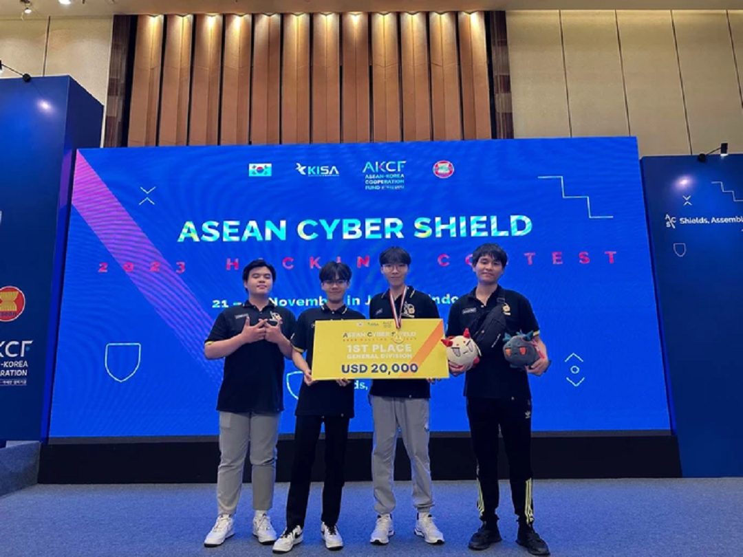 Xã hội - Bản tin 26/11: Sinh viên Việt Nam nhận giải thưởng gần 500 triệu đồng về an ninh mạng