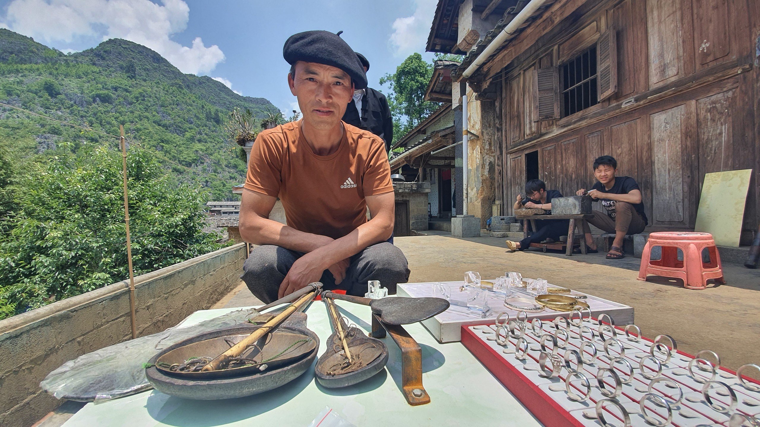 Xã hội - Hoa chen đá trên cao nguyên đá Hà Giang (Hình 3).