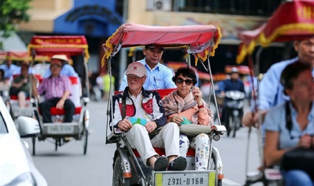 Kinh tế vĩ mô - Khách du lịch quốc tế đến Việt Nam tiếp tục đà tăng trưởng: Kỳ vọng ngành du lịch 'cất cánh'