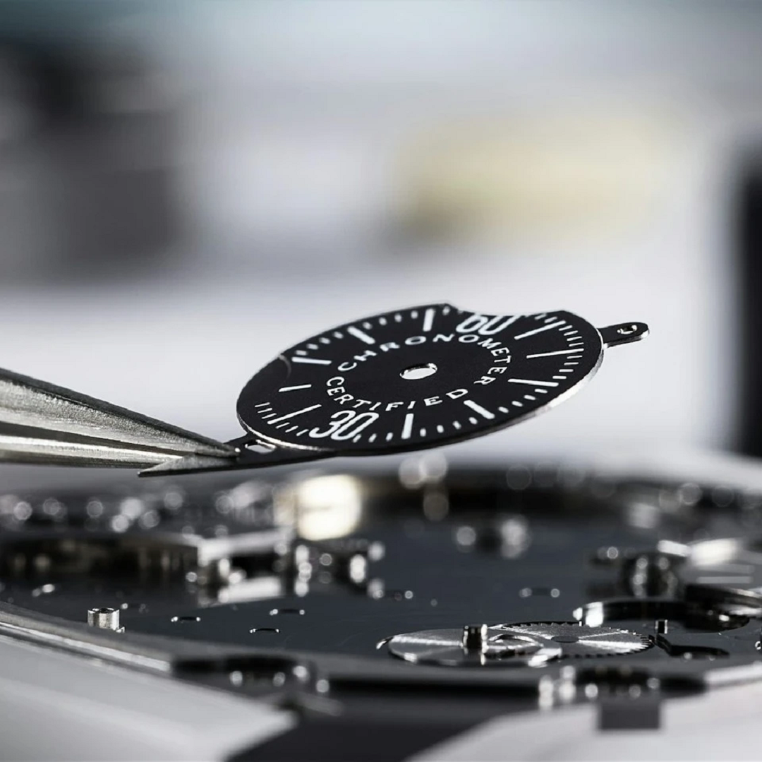 Công nghệ - Chiếc đồng hồ siêu mỏng nhất thế giới có giá 'khủng' 1,4 tỷ đồng (Hình 2).