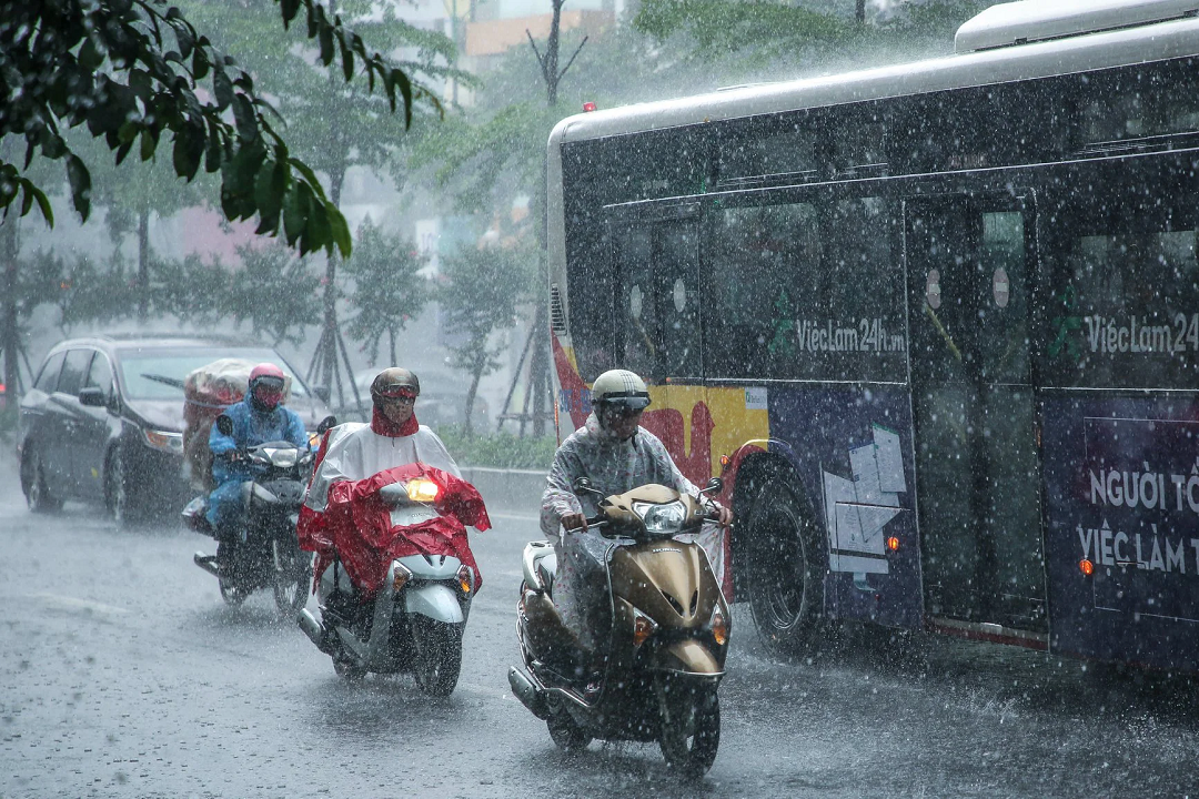 Xã hội - Không khí lạnh tràn về, miền Bắc giảm đột ngột 10 độ 'đánh bay' nắng nóng