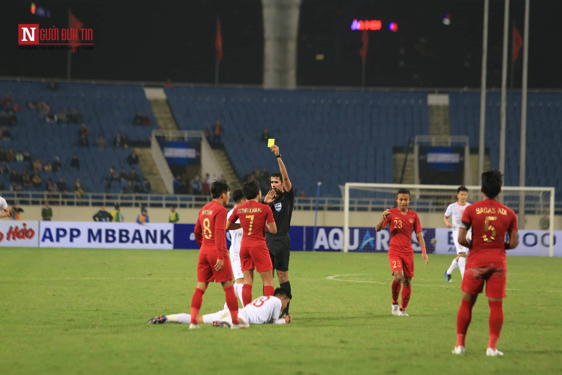 Thể thao - Chùm ảnh những pha vào bóng nguy hiểm của U23 Indonesia trong trận gặp U23 Việt Nam (Hình 5).