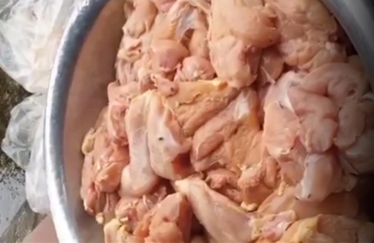 Tin nhanh - Vụ “tuồn” thịt gà bốc mùi vào trường học: Không thể đặt niềm tin nhầm nữa