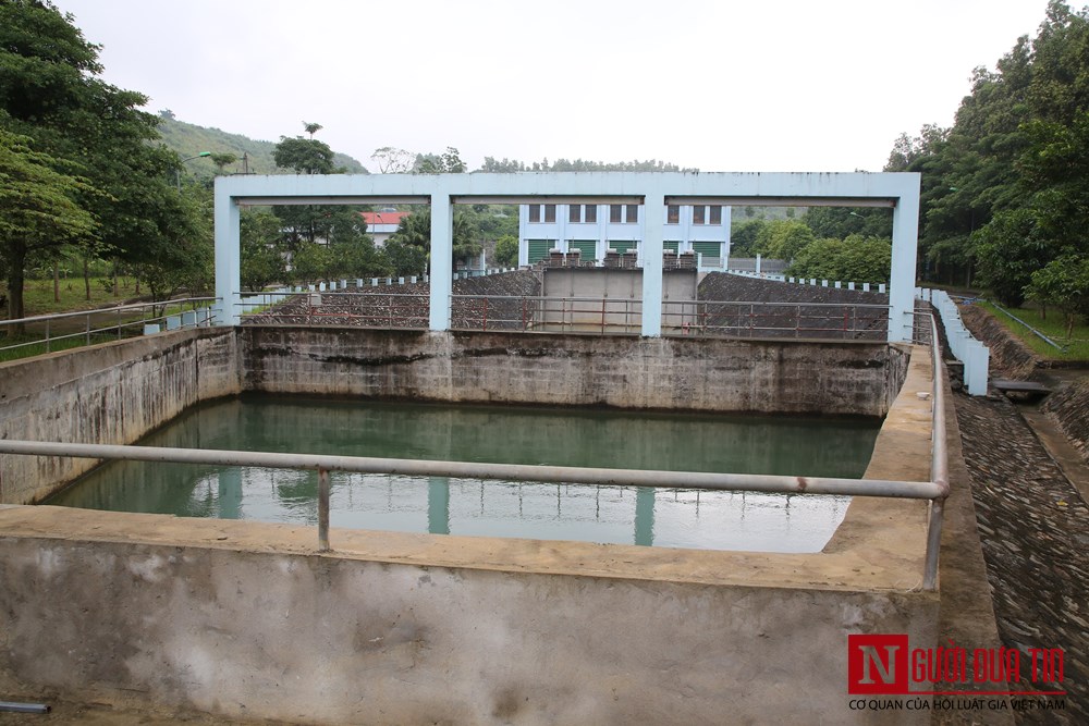 Môi trường - Cận cảnh dòng suối bị đổ trộm dầu thải khiến nước sinh hoạt ở Hà Nội bốc mùi (Hình 13).