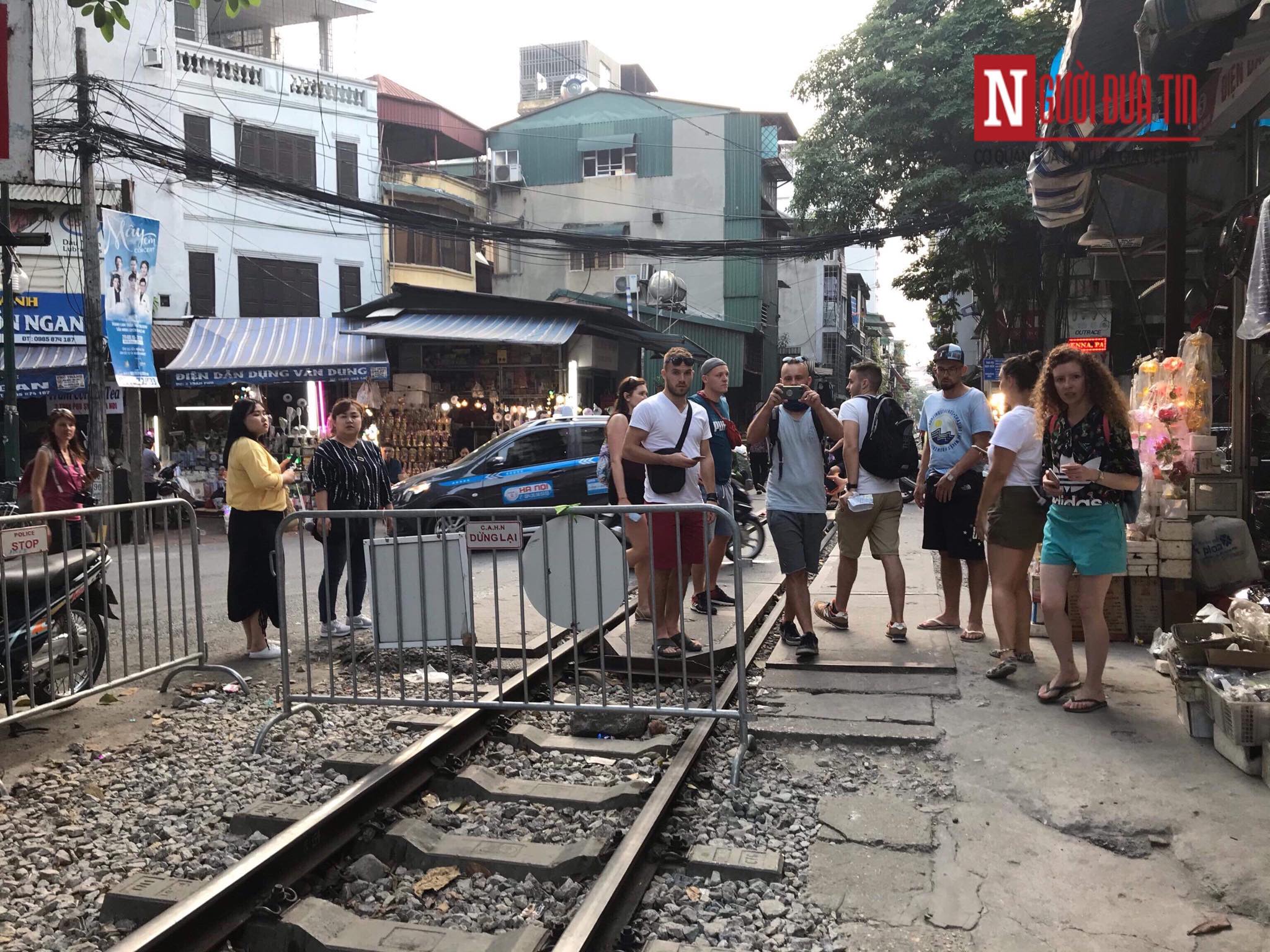 Chính sách - Người dân 'phố cà phê đường tàu' mong muốn được hỗ trợ nếu không được kinh doanh trở lại (Hình 3).