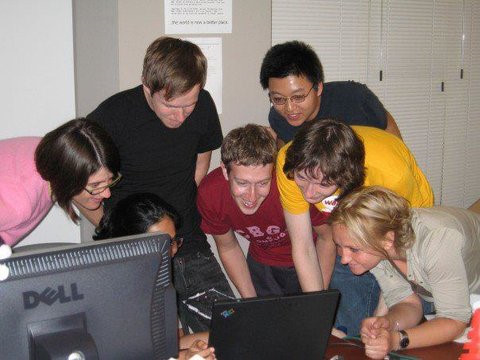 Những bức ảnh 'hiếm thấy, khó tìm' về ông chủ Facebook (Hình 13).