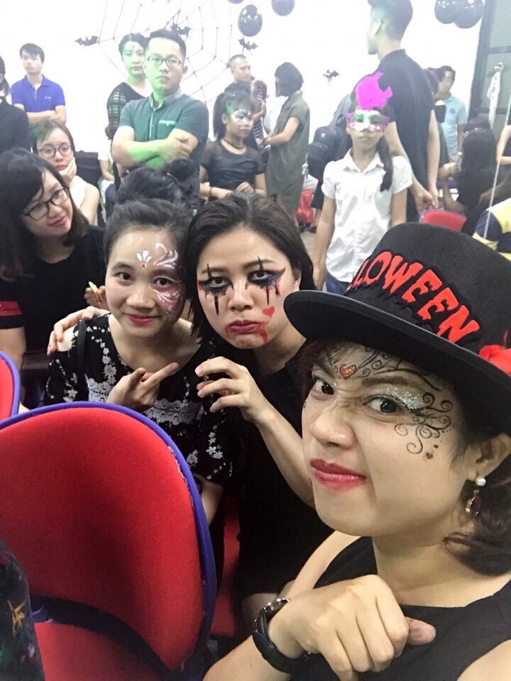 Xã hội - Hóa trang Halloween: Càng kinh dị càng kiếm bộn tiền (Hình 4).