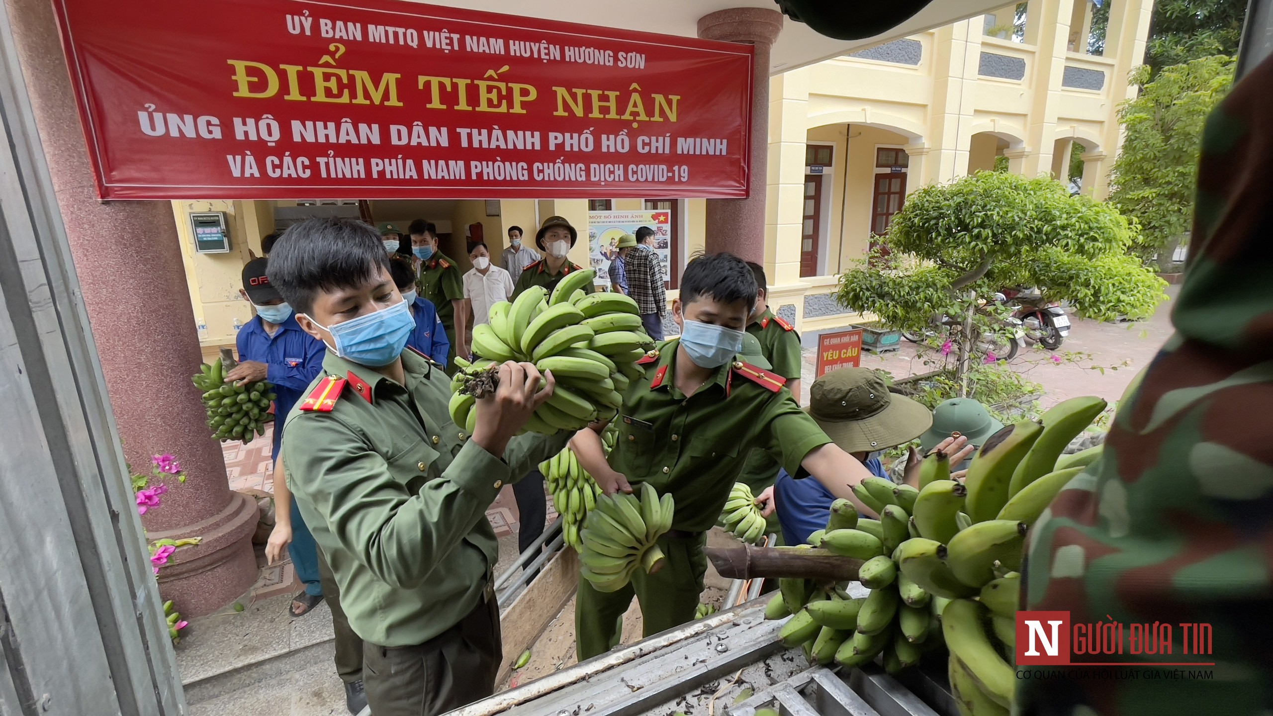 Dân sinh - Công an Hà Tĩnh vận chuyển hàng hoá tổng giá trị 1,6 tỷ đồng hỗ trợ miền Nam (Hình 2).