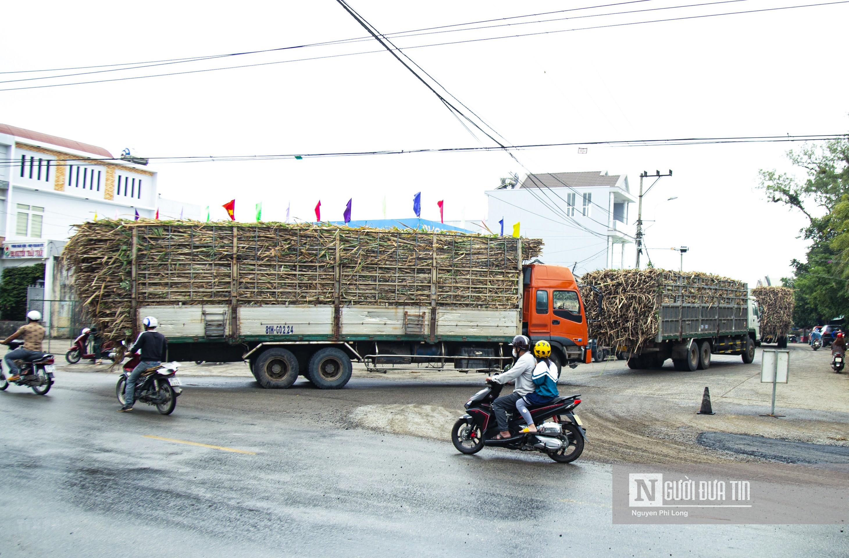 Dân sinh - Gia Lai: Xe tải chở mía gây mất an toàn giao thông (Hình 7).