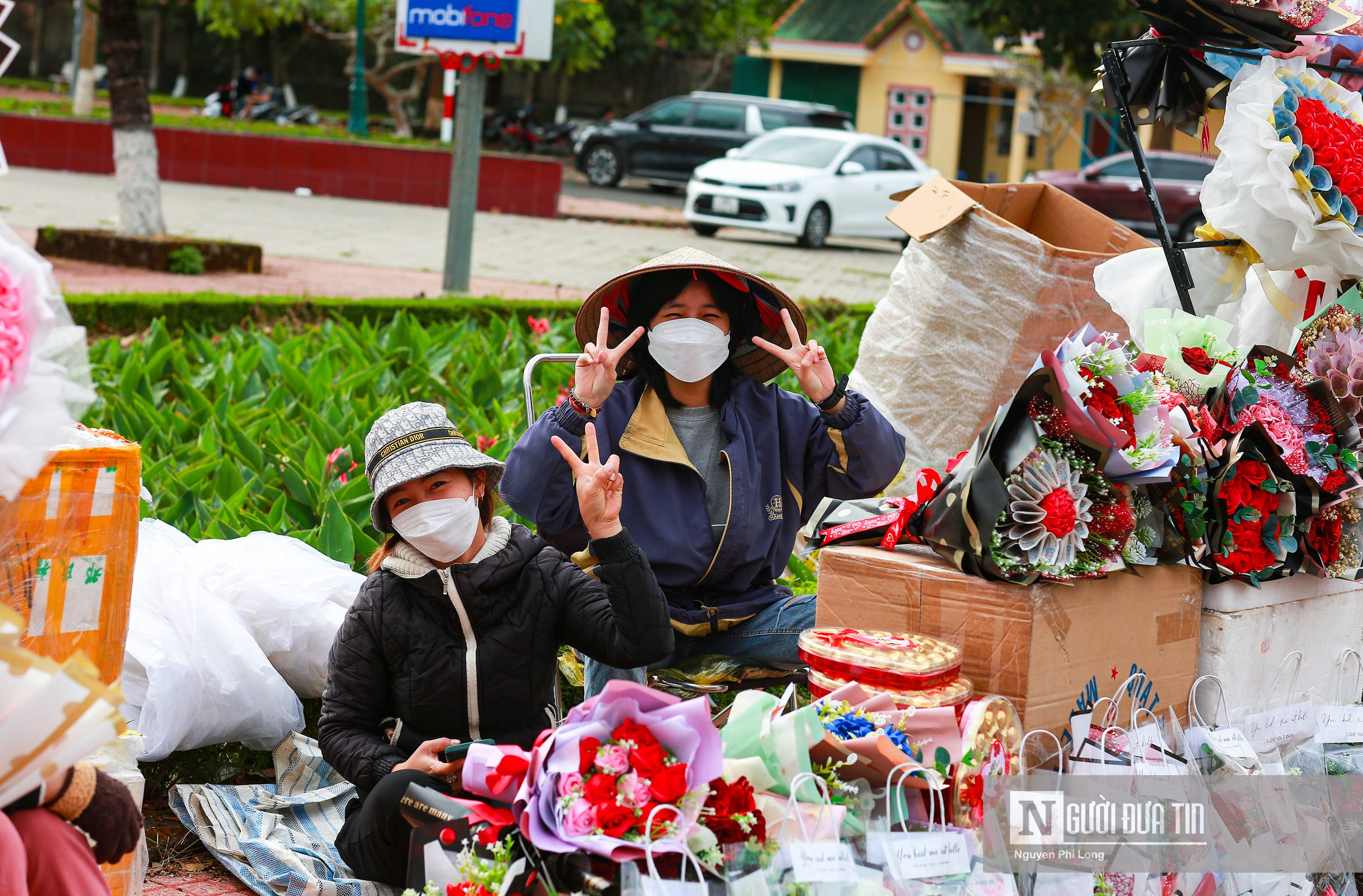 Dân sinh - Lâm Đồng: Những con phố rực rỡ sắc màu trong ngày Lễ tình nhân (Hình 16).