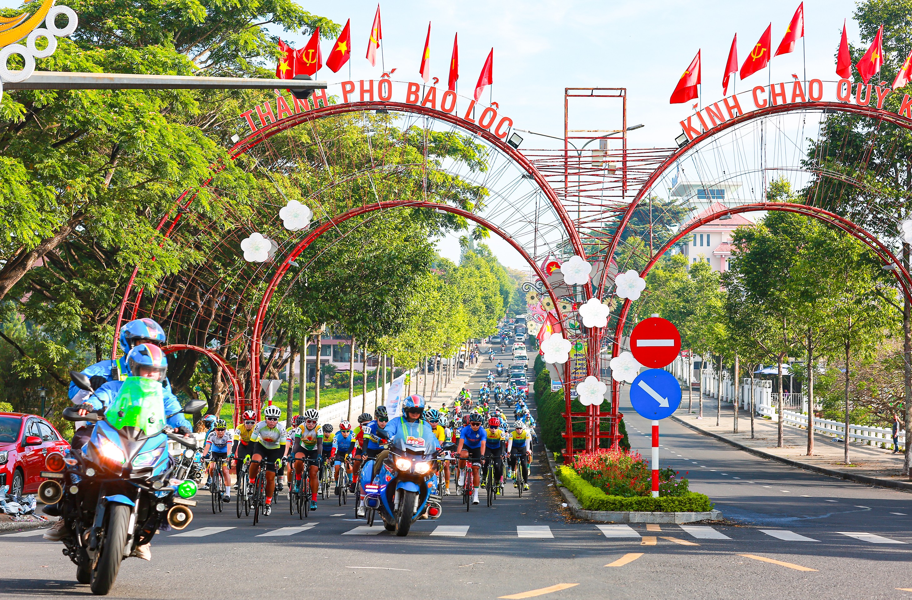 Kinh tế vĩ mô - Lâm Đồng thích ứng an toàn trong bình thường mới để phát triển du lịch (Hình 12).