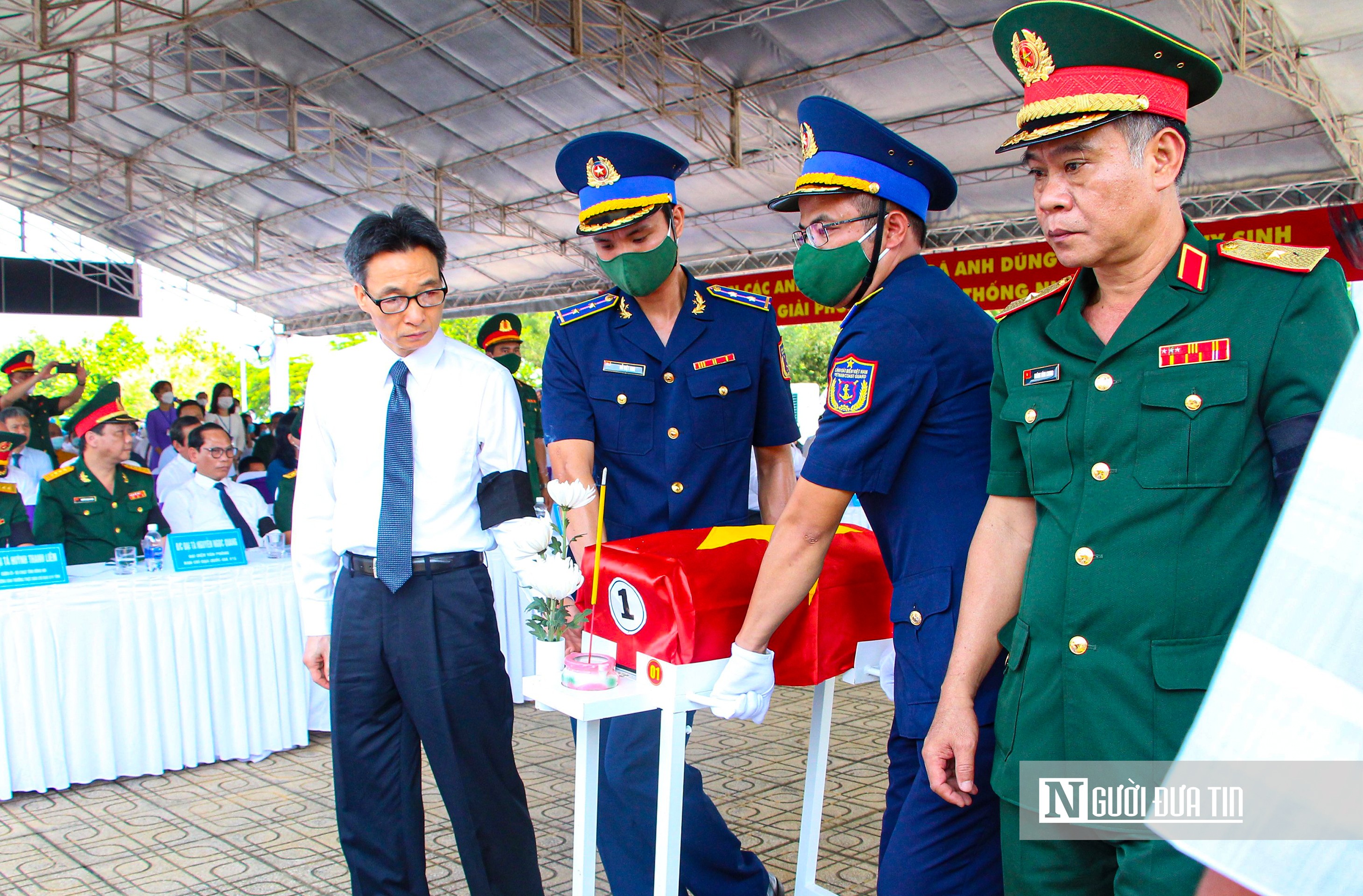 Sự kiện - Phó Thủ tướng Vũ Đức Đam dự Lễ truy điệu, an táng 28 liệt sĩ đặc công Rừng Sác (Hình 3).