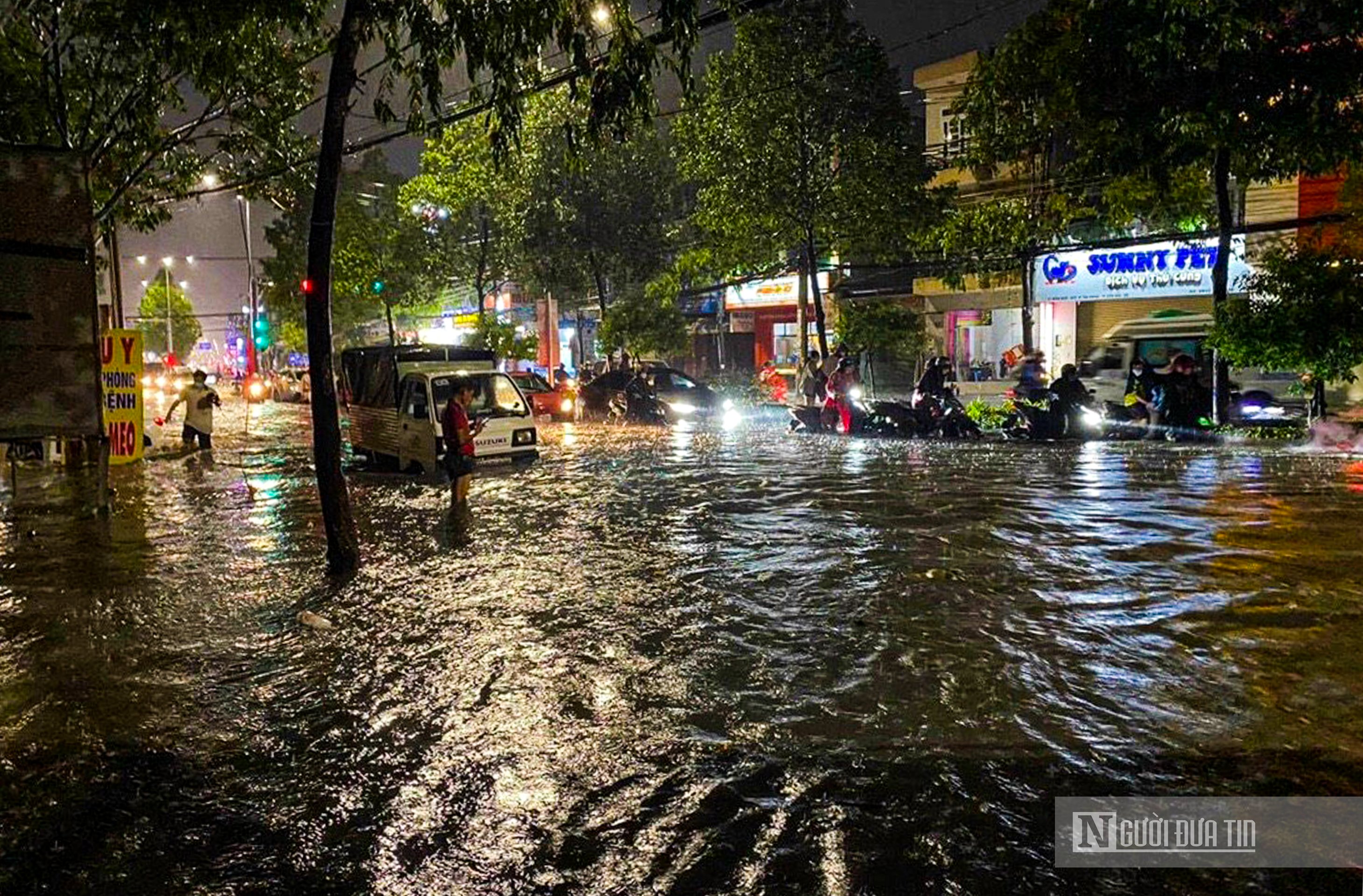 Dân sinh - Đồng Nai: Mưa lớn, nhiều tuyến phố ngập sâu