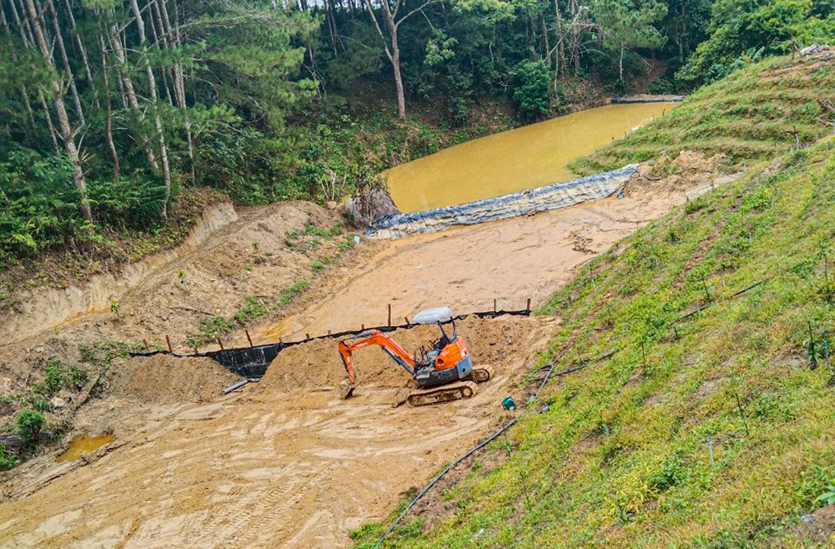 Môi trường - Lâm Đồng: Phạt Công ty du lịch tự ý đắp đập ngăn suối (Hình 2).