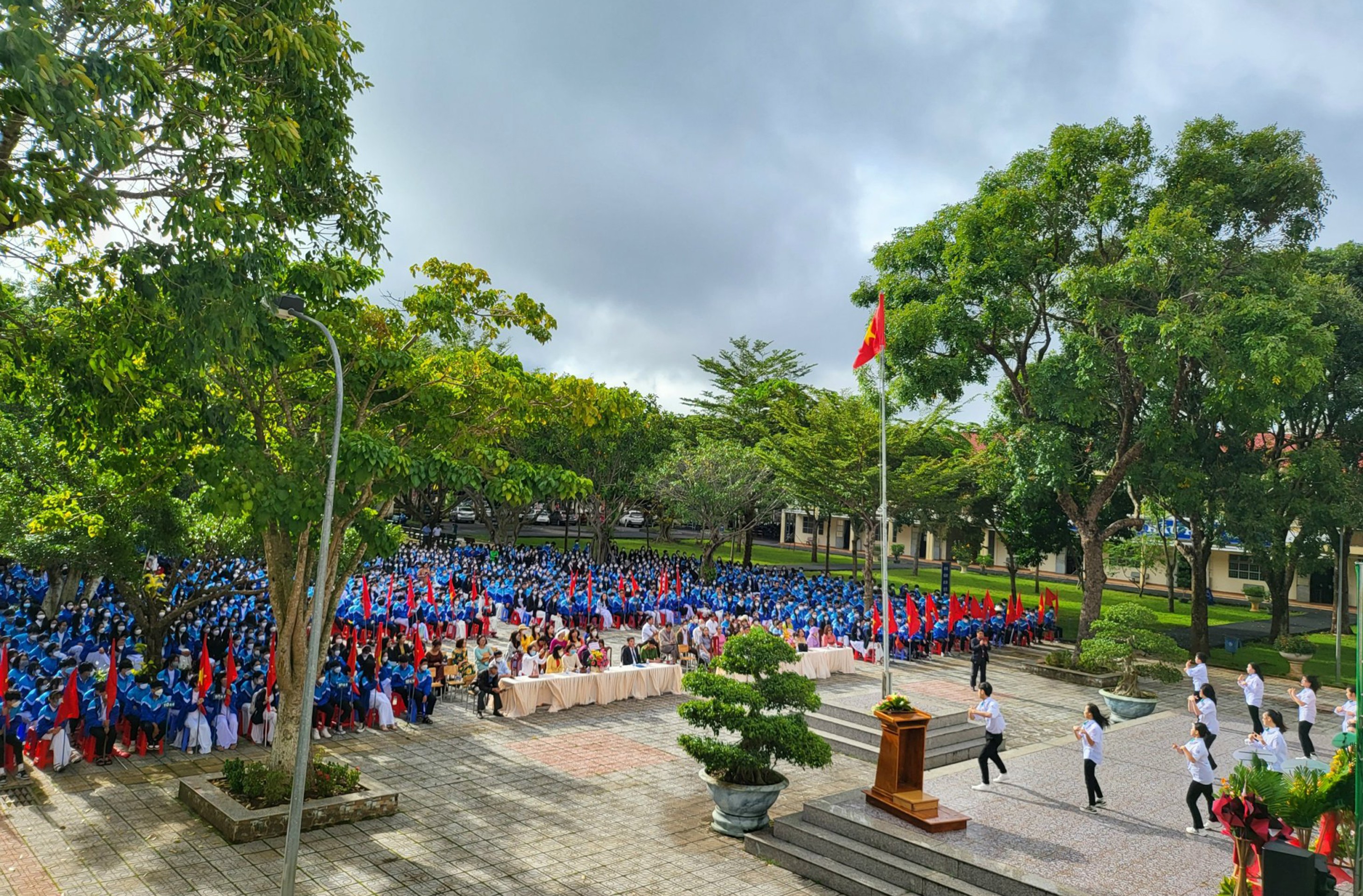 Giáo dục - Lâm Đồng: Lãnh đạo tỉnh dự lễ khai giảng tại các trường dân tộc nội trú (Hình 10).