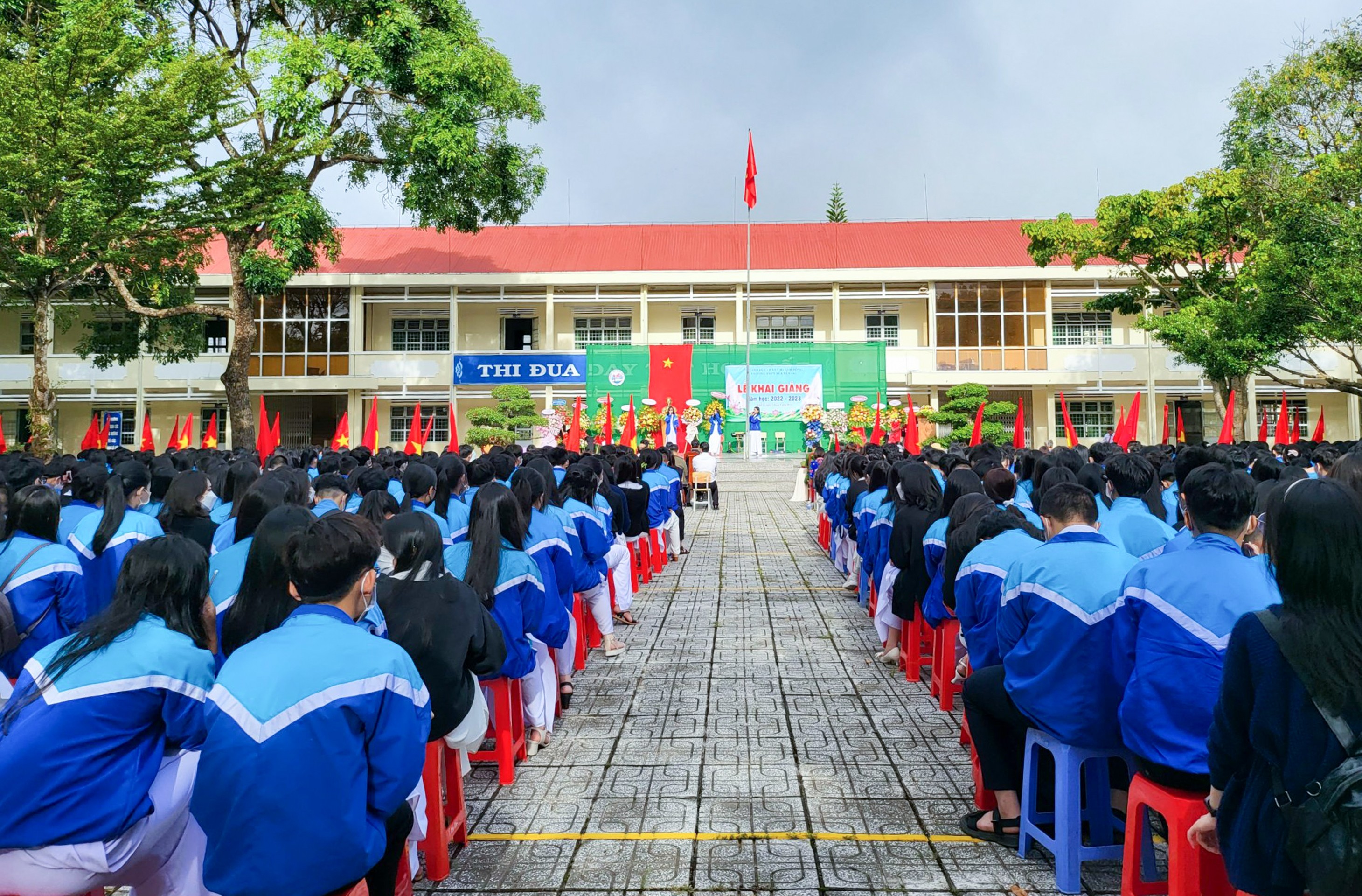 Giáo dục - Lâm Đồng: Lãnh đạo tỉnh dự lễ khai giảng tại các trường dân tộc nội trú (Hình 9).