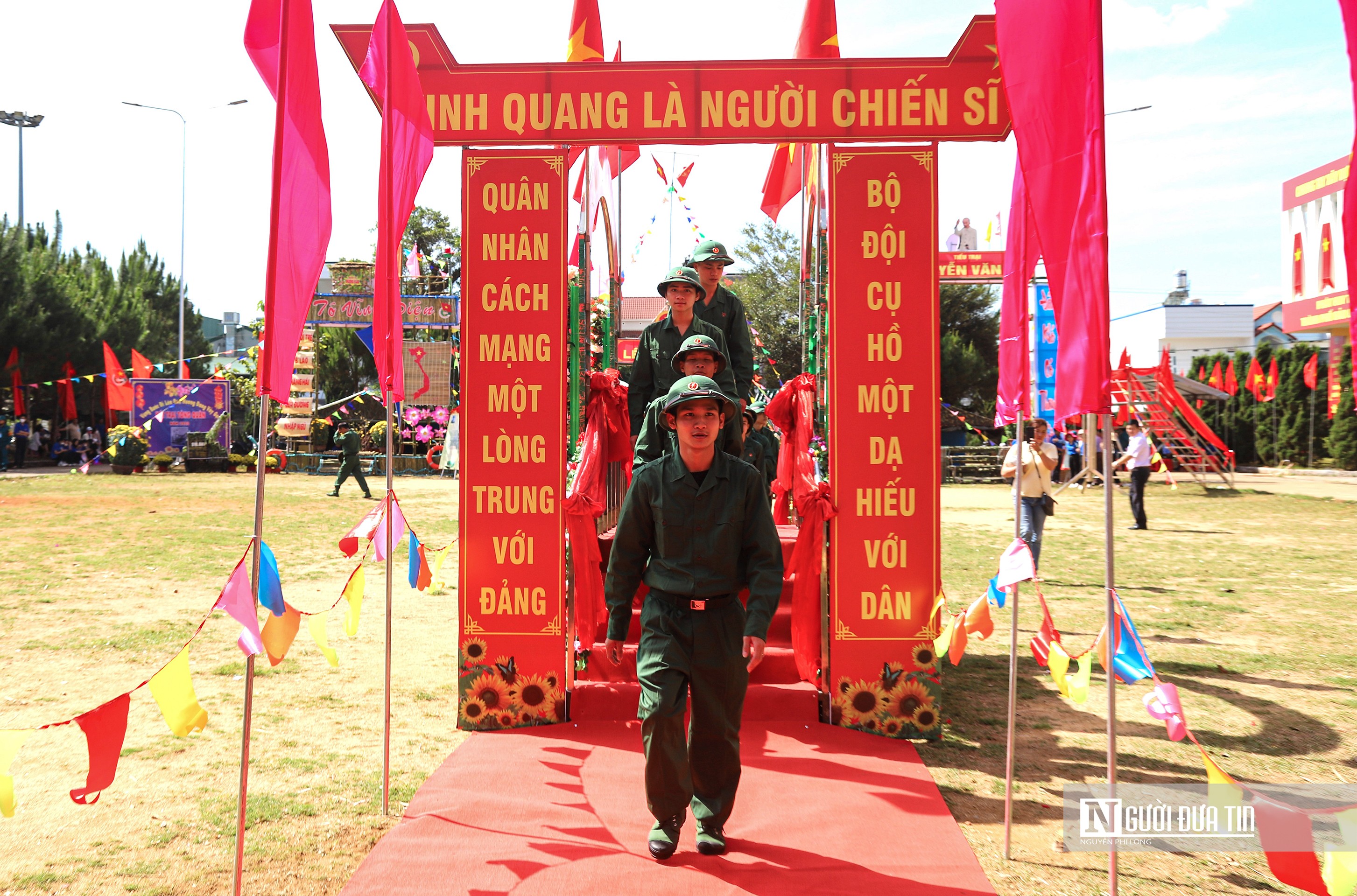 Dân sinh - Chân dung thanh niên mồ côi tình nguyện viết đơn vào quân ngũ (Hình 3).