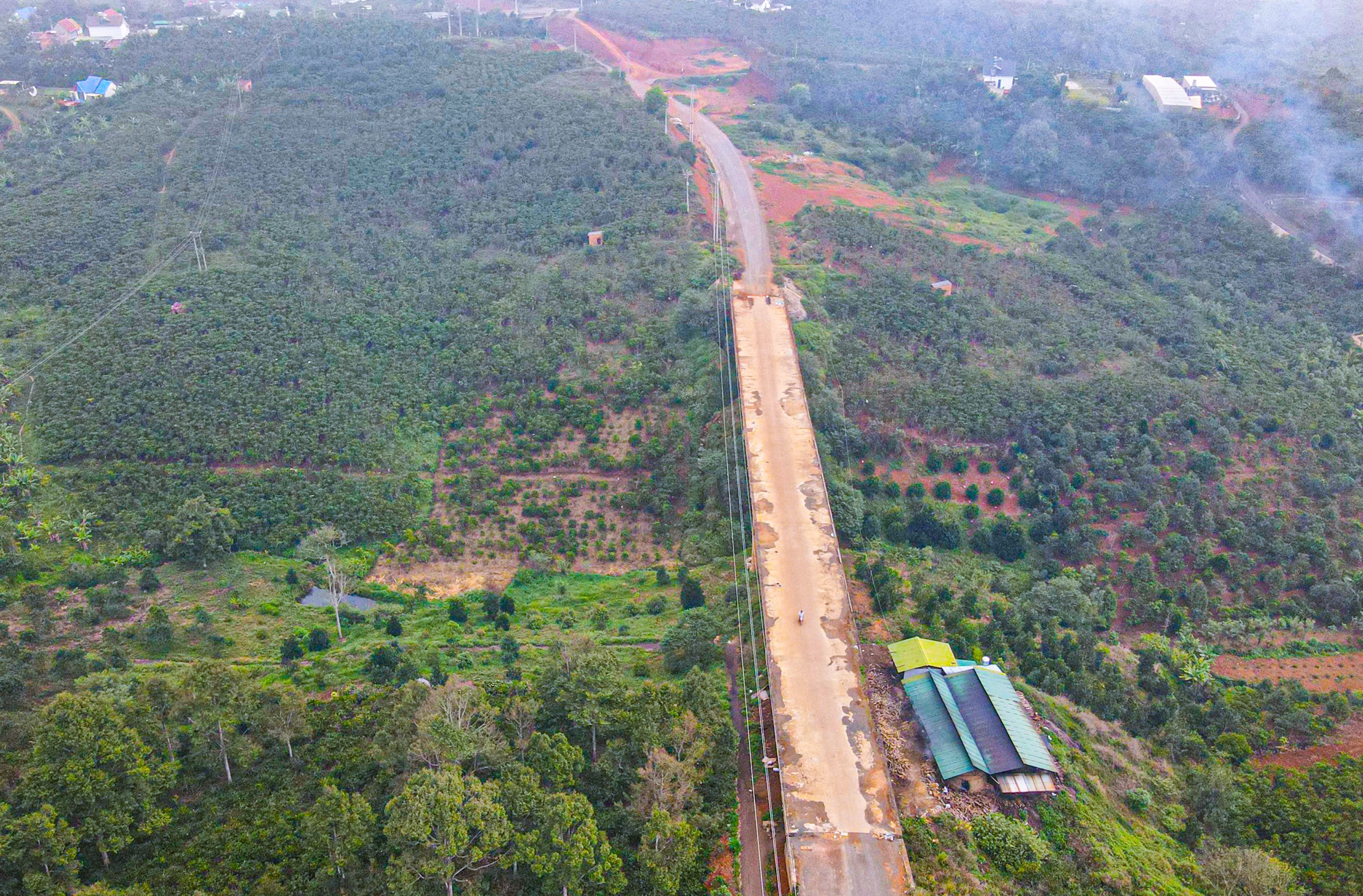 Dân sinh - Cấm các phương tiện lưu thông vào đường tránh phía Nam Bảo Lộc sau nhiều năm thi công