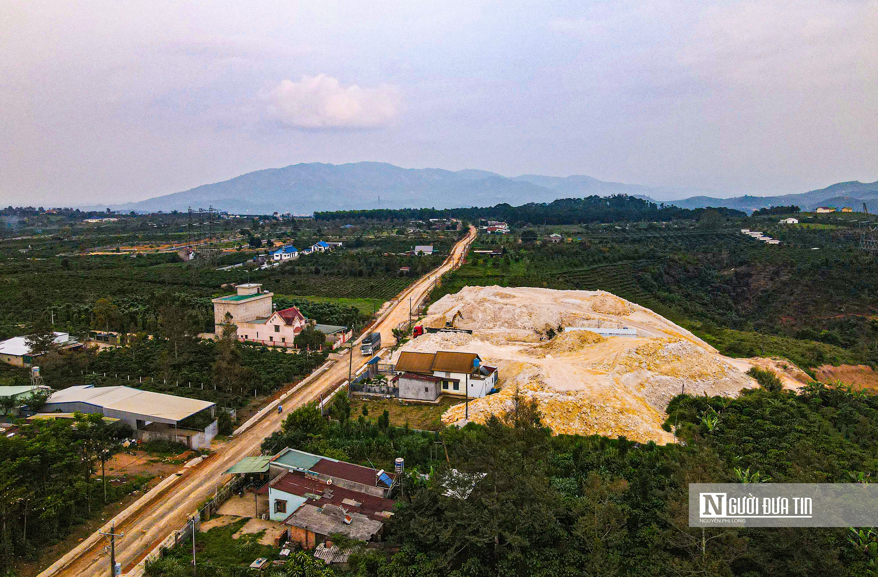 Môi trường - Lâm Đồng: Ô nhiễm từ 'đại công trường' khai thác, tập kết cao lanh (Hình 5).