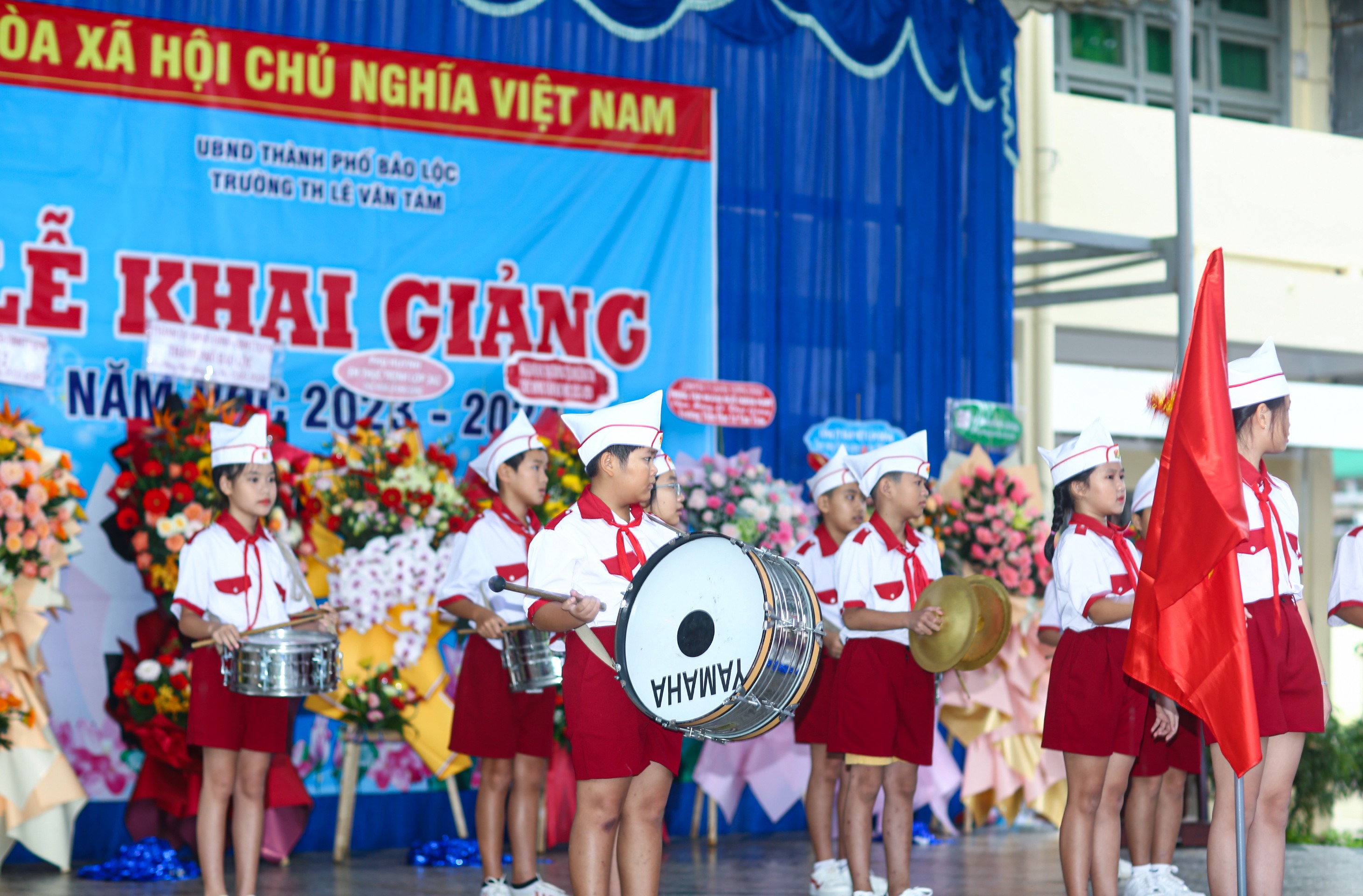 Giáo dục - Lâm Đồng: Hơn 334.000 học sinh khai giảng năm học mới (Hình 7).