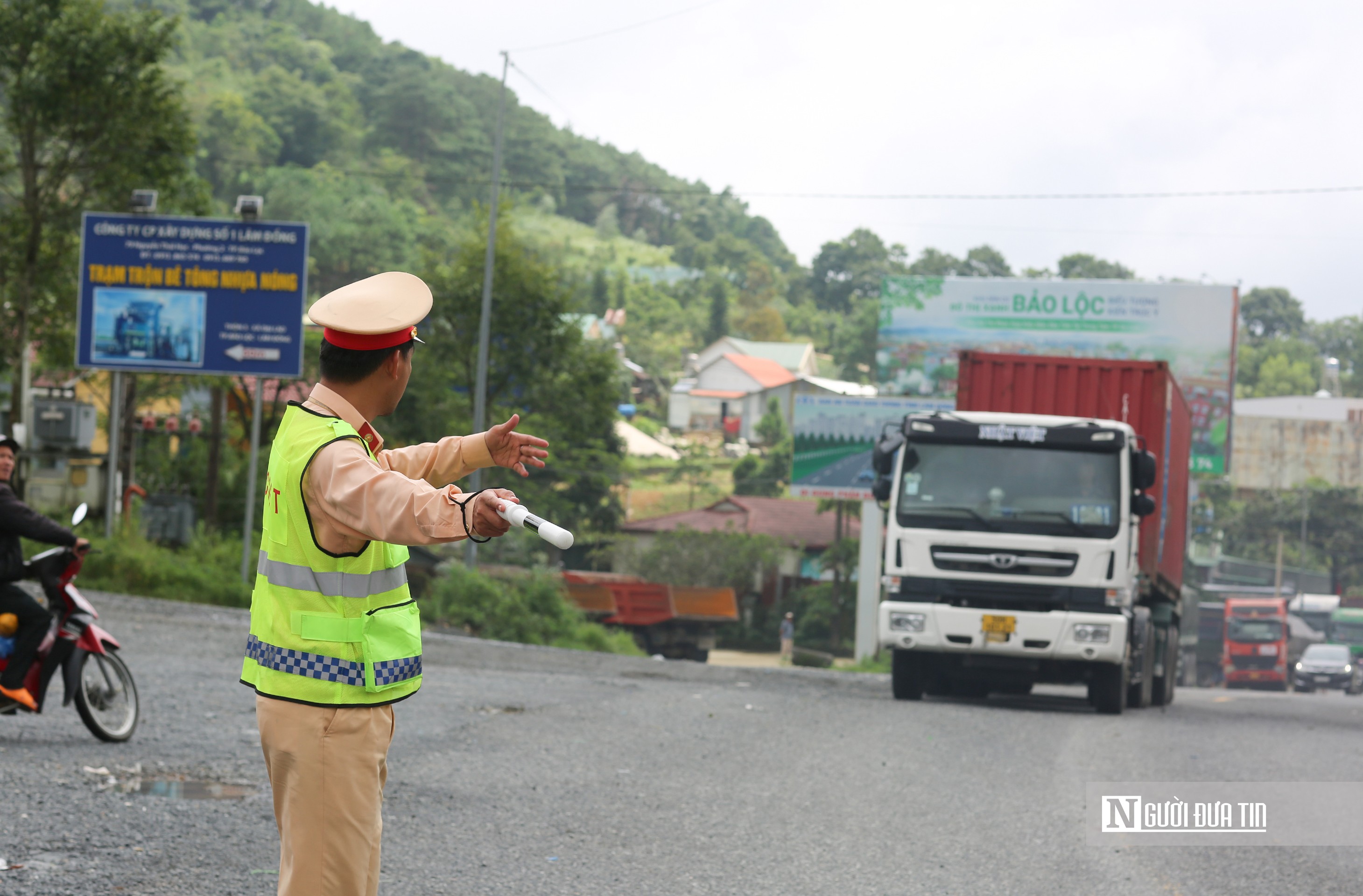 An ninh - Hình sự - Công an tỉnh Lâm Đồng và Đồng Nai phối hợp đảm bảo ATGT trên QL20 (Hình 4).