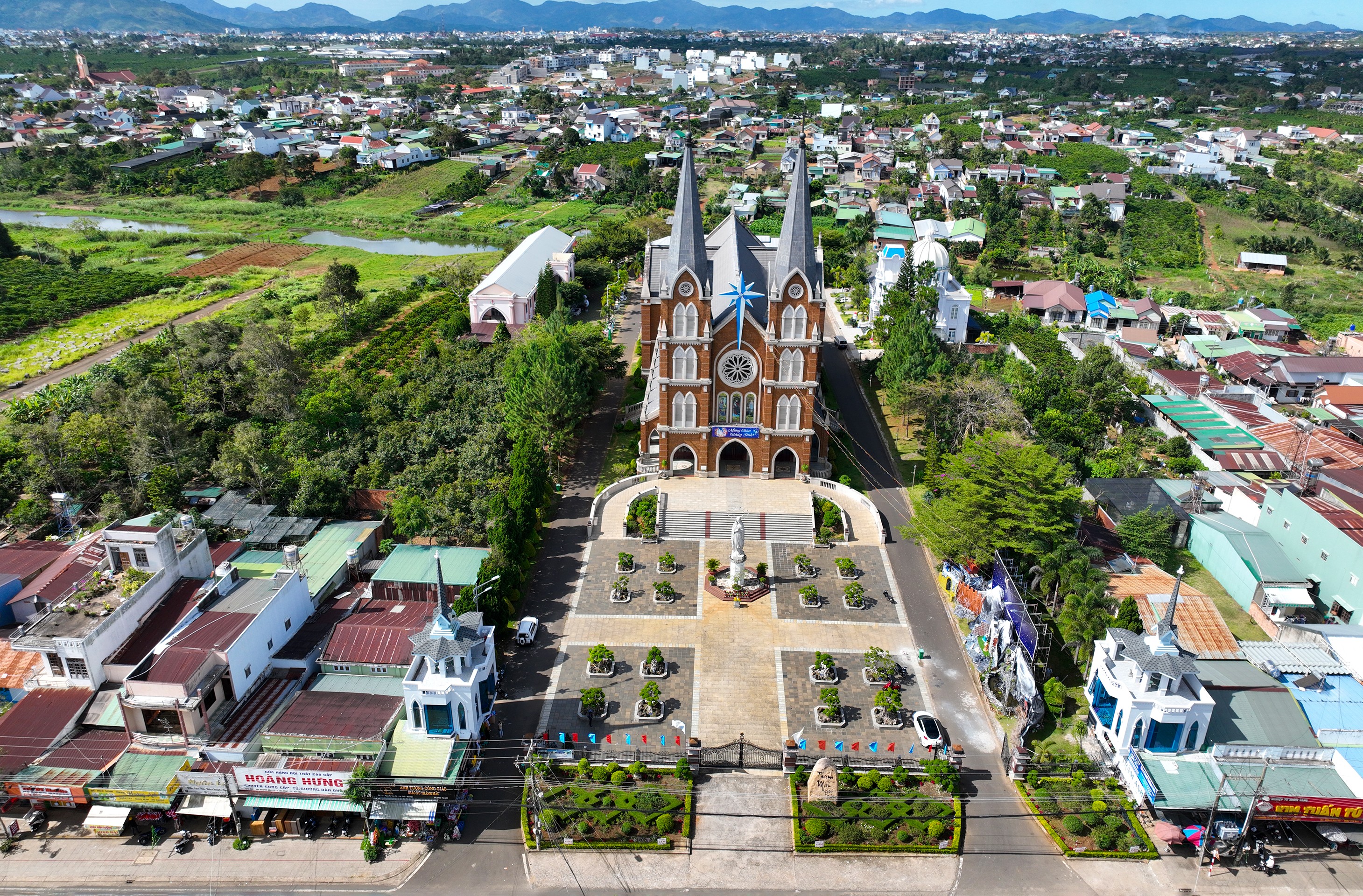 Dân sinh - Lâm Đồng: Không khí trước lễ Giáng sinh nơi thành phố ngàn hoa (Hình 6).