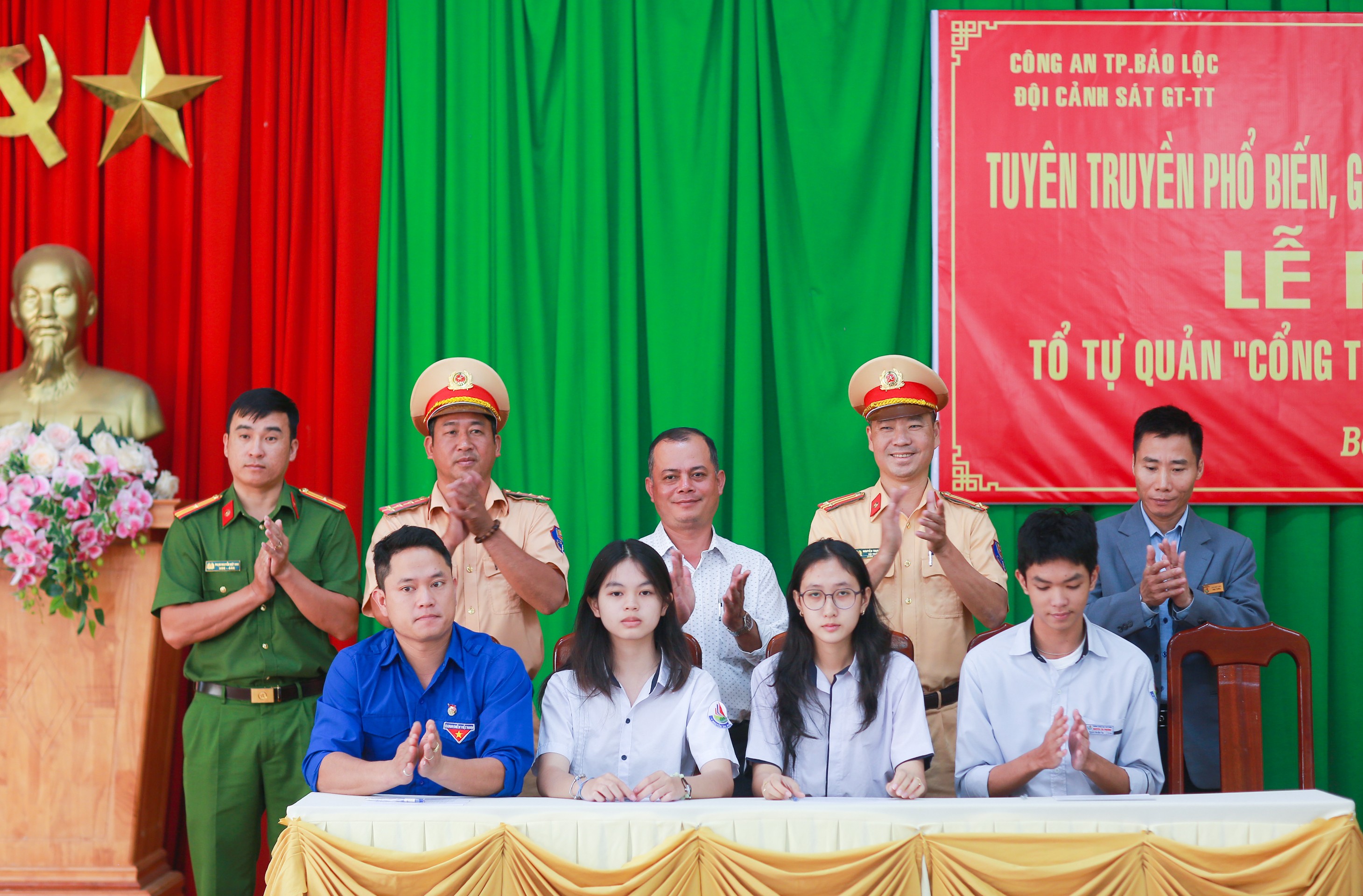 Giáo dục - Lâm Đồng: Triển khai mô hình Cổng trường an toàn giao thông (Hình 18).