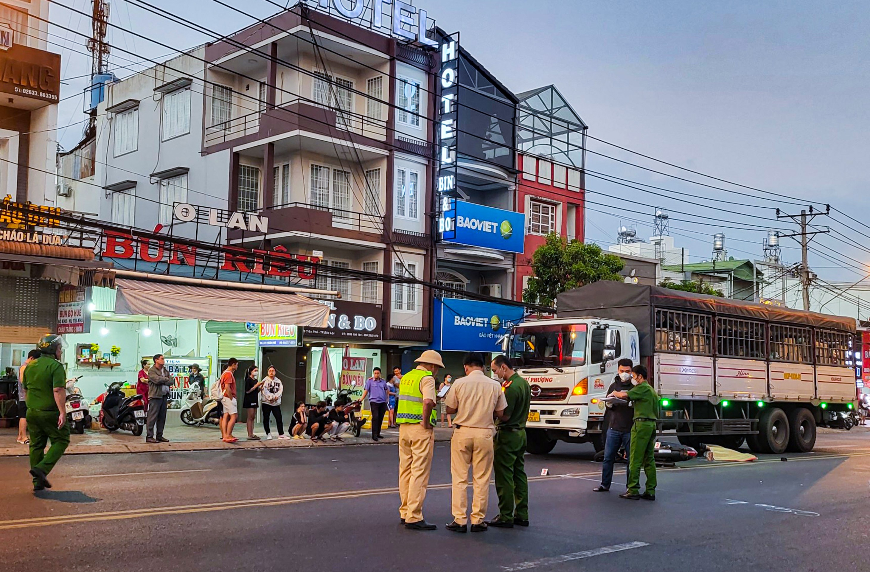 Giáo dục - Lâm Đồng: Triển khai mô hình Cổng trường an toàn giao thông (Hình 5).