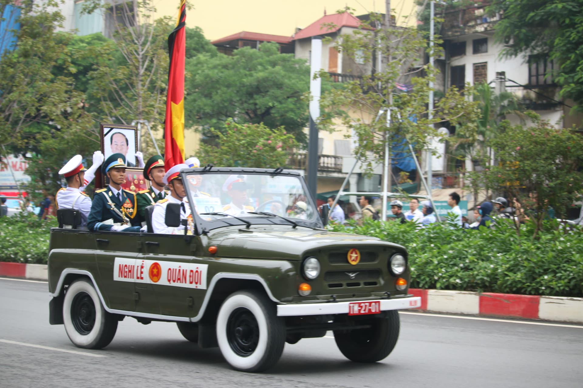 Chính trị - Linh cữu Chủ tịch nước Trần Đại Quang bắt đầu được đưa về đất mẹ Ninh Bình (Hình 15).