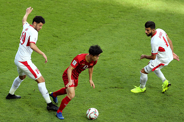 Thể thao - Trực tiếp bóng đá Asian Cup 2019: Loạt sút luân lưu cân não Việt Nam hùng dũng vào Tứ kết (Hình 4).