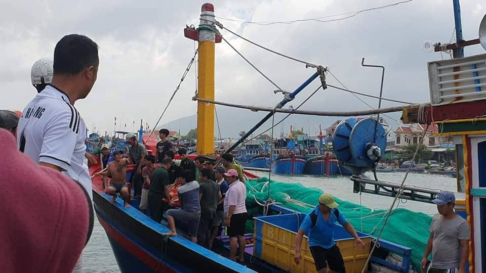 Tin nhanh - Ninh Thuận: Tìm thấy thi thể 4 ngư dân mất tích trong vụ lật tàu cá (Hình 2).