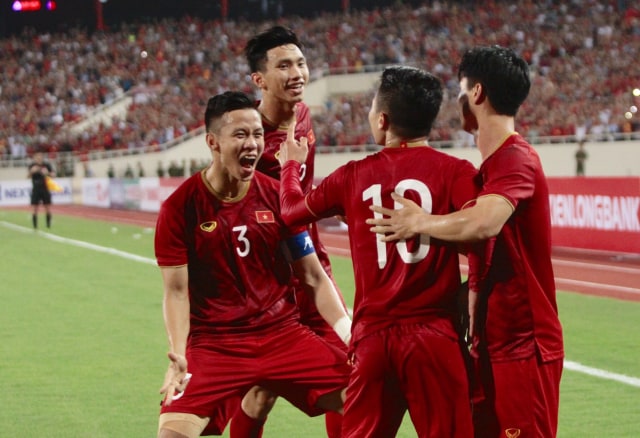 Thể thao - Trực tiếp bóng đá vòng loại WC 2022 Việt Nam vs Malaysia: Xem Quang  Hải sút tung lưới Malaysia, triệu trái tim vỡ òa sung sướng (Hình 3).