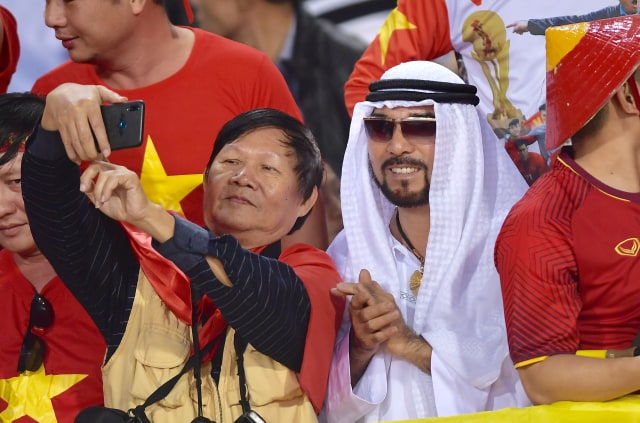 Thể thao - Trực tiếp bóng đá vòng loại WC 2022 Việt Nam vs UAE: Tiến Linh tung cú sút 'quỷ khốc thần sầu' xé toạc lưới UAE (Hình 10).